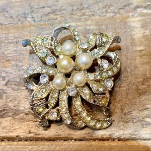 Vintage pin from 50’s.